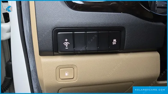 KIA CARNIVAL 9-SEATER NOBLESSE