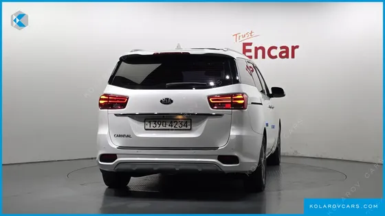 KIA CARNIVAL 9-SEATER LUXURY