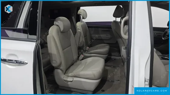 KIA CARNIVAL 9-SEATER LUXURY