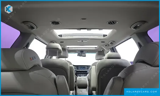 KIA CARNIVAL 9-SEATER LUXURY