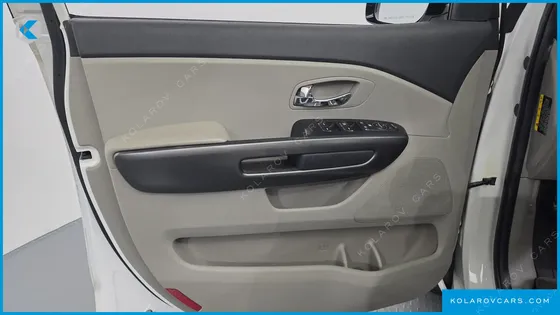 KIA CARNIVAL 9-SEATER LUXURY