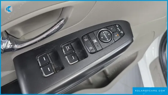 KIA CARNIVAL 9-SEATER LUXURY
