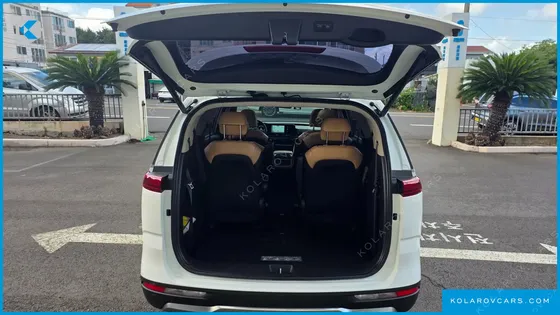 KIA CARNIVAL DIESEL 9-SEATER SIGNATURE