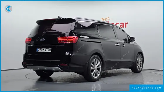 KIA CARNIVAL 9-SEATER NOBLESSE