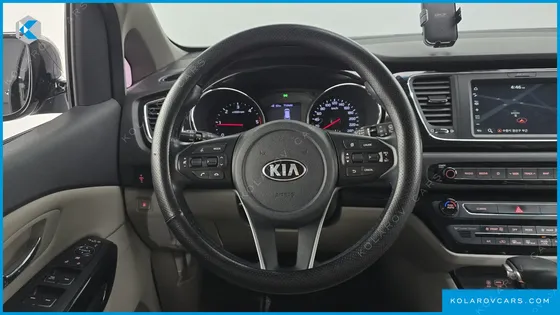 KIA CARNIVAL 9-SEATER NOBLESSE