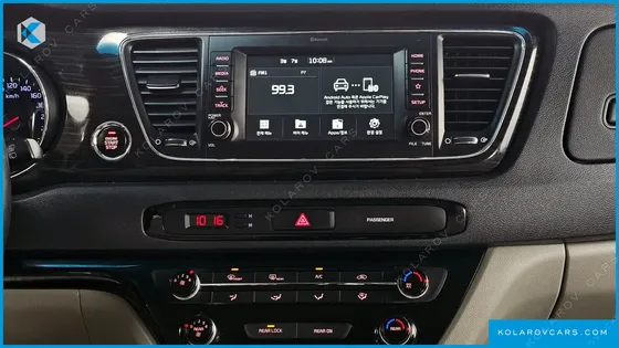 KIA CARNIVAL 9-SEATER PRSTIGE