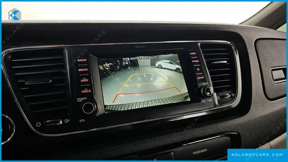 KIA CARNIVAL 9-SEATER PRSTIGE