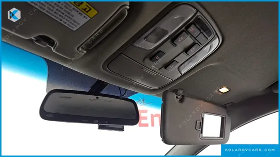 KIA CARNIVAL 9-SEATER PRSTIGE