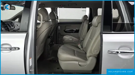 KIA CARNIVAL 9-SEATER NOBLESSE