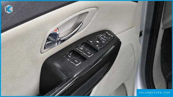 KIA CARNIVAL 9-SEATER NOBLESSE