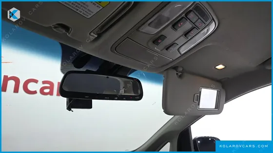 KIA CARNIVAL 9-SEATER NOBLESSE