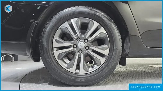 KIA CARNIVAL 11-SEATER PRESTIGE