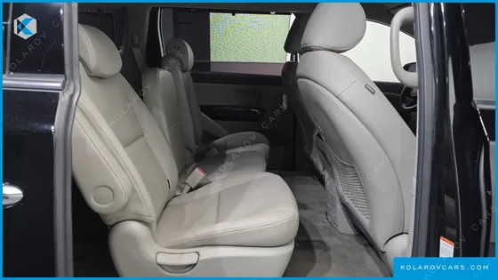 KIA CARNIVAL 11-SEATER PRESTIGE
