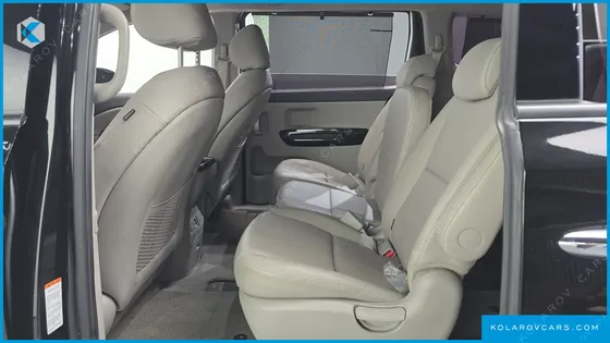 KIA CARNIVAL 11-SEATER PRESTIGE