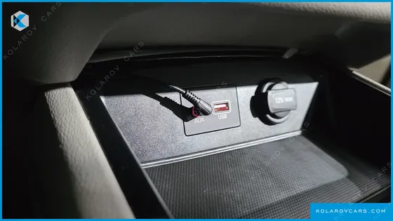 KIA CARNIVAL 11-SEATER PRESTIGE