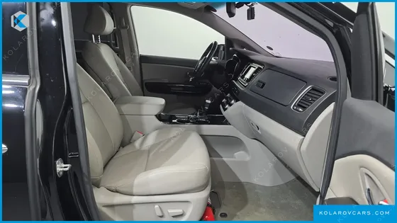 KIA CARNIVAL 11-SEATER PRESTIGE