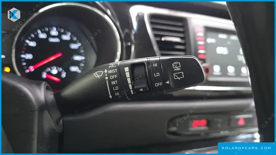 KIA CARNIVAL 11-SEATER PRESTIGE