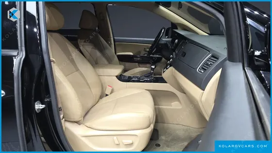 KIA CARNIVAL 9-SEATER PRSTIGE