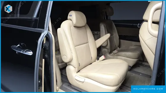 KIA CARNIVAL 9-SEATER PRSTIGE