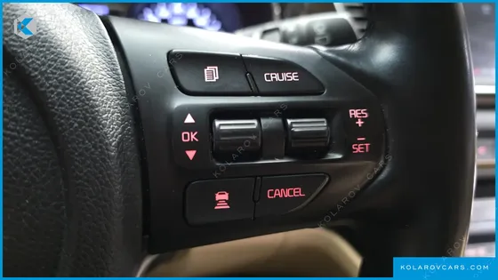 KIA CARNIVAL 9-SEATER PRSTIGE