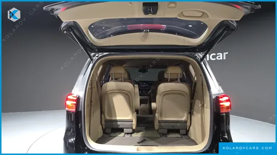 KIA CARNIVAL 9-SEATER PRSTIGE