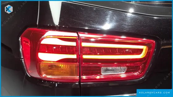 KIA CARNIVAL 9-SEATER PRSTIGE