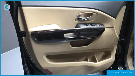 KIA CARNIVAL 9-SEATER PRSTIGE