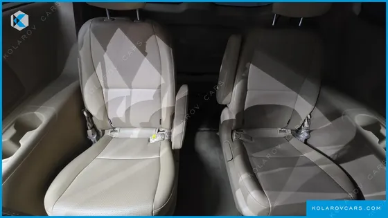 KIA CARNIVAL 9-SEATER PRSTIGE