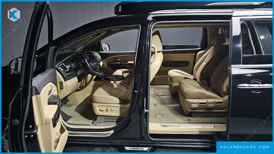 KIA CARNIVAL 7-SEATER LIMOUSINE