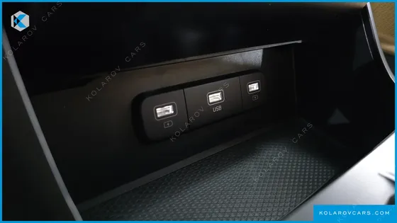 KIA CARNIVAL DIESEL 9-SEATER PRESTIGE