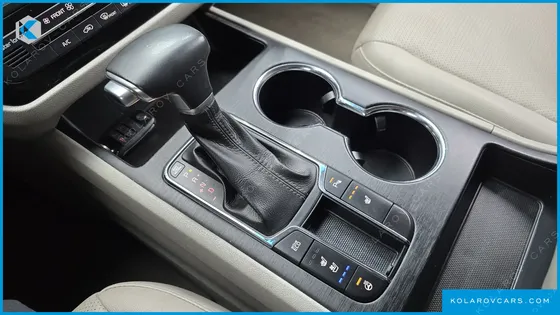 KIA CARNIVAL 9-SEATER LUXURY
