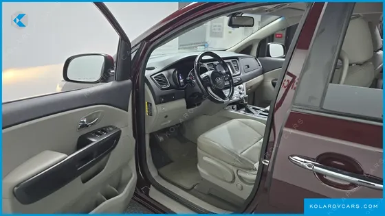 KIA CARNIVAL 9-SEATER LUXURY