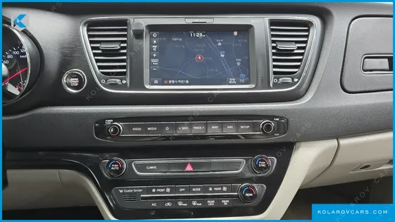 KIA CARNIVAL 9-SEATER LUXURY