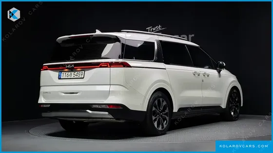 KIA CARNIVAL DIESEL 9-SEATER SIGNATURE