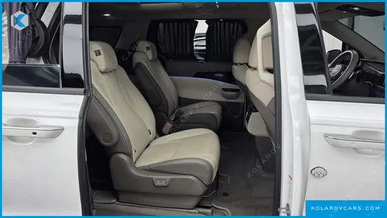 KIA CARNIVAL DIESEL 9-SEATER SIGNATURE