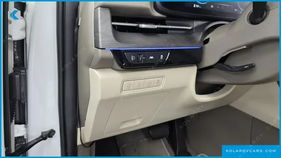 KIA CARNIVAL DIESEL 9-SEATER SIGNATURE