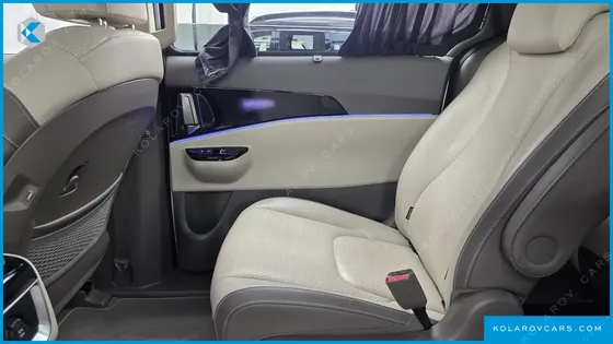 KIA CARNIVAL DIESEL 9-SEATER SIGNATURE