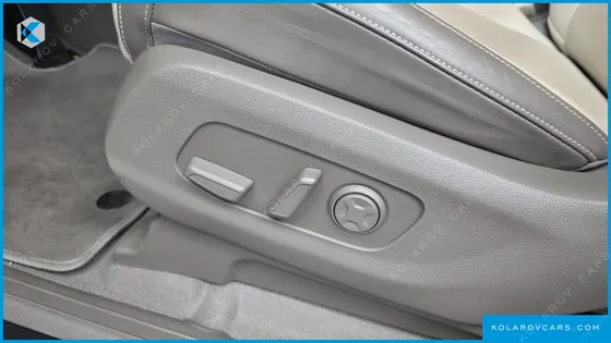 KIA CARNIVAL DIESEL 9-SEATER SIGNATURE