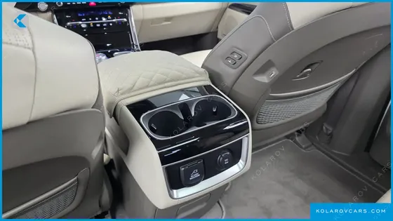 KIA CARNIVAL DIESEL 9-SEATER SIGNATURE