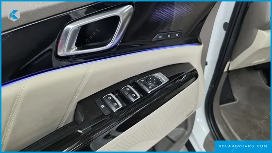 KIA CARNIVAL DIESEL 9-SEATER SIGNATURE