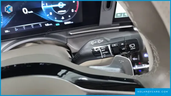 KIA CARNIVAL DIESEL 9-SEATER SIGNATURE