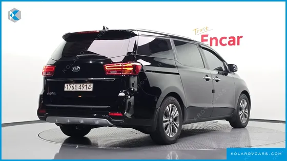 KIA CARNIVAL 9-SEATER LUXURY