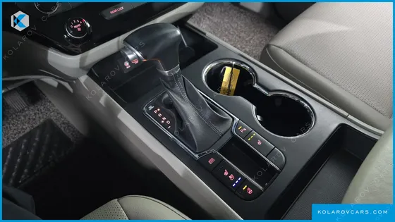 KIA CARNIVAL 9-SEATER LUXURY