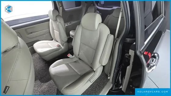 KIA CARNIVAL 9-SEATER LUXURY