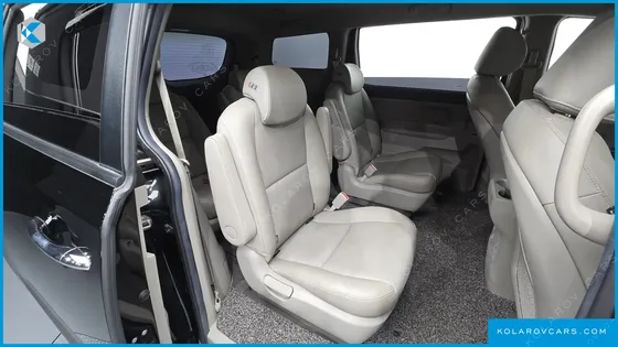 KIA CARNIVAL 9-SEATER LUXURY