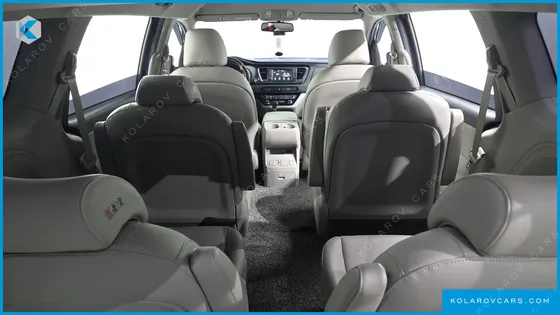 KIA CARNIVAL 9-SEATER LUXURY