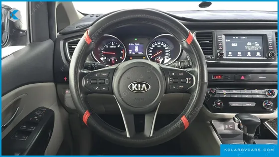 KIA CARNIVAL 9-SEATER LUXURY