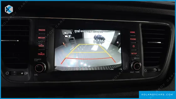 KIA CARNIVAL 9-SEATER LUXURY