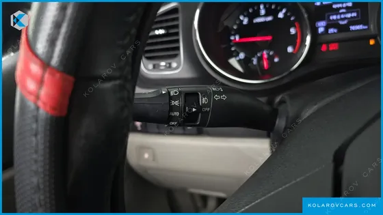 KIA CARNIVAL 9-SEATER LUXURY