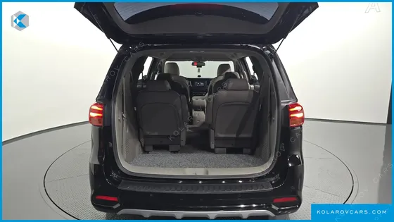 KIA CARNIVAL 9-SEATER LUXURY